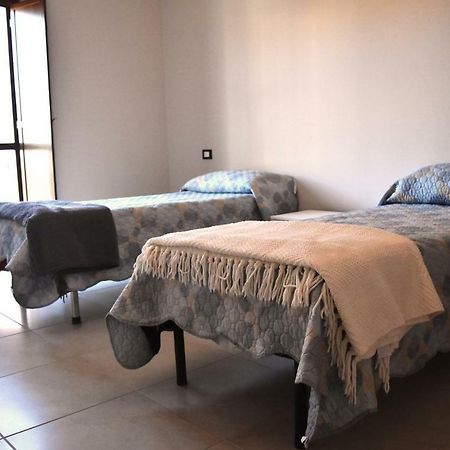 דירות San Demetrio ne' Vestini Palazzo Camelot, 19 Via Nazionale מראה חיצוני תמונה